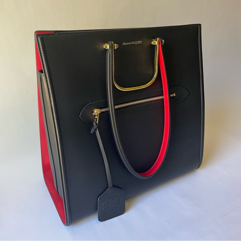 Alexander McQueen Tall Story Tote Black Red